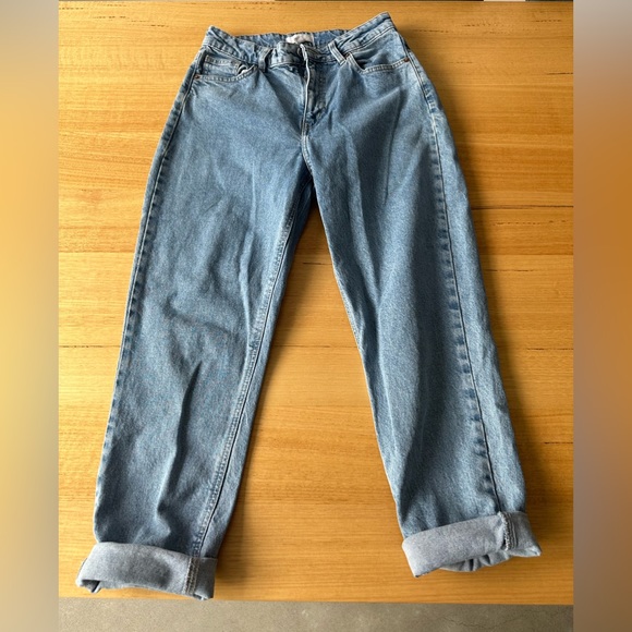 H&M | Boyfriend jeans - on trend - like new! - Picture 6 of 8